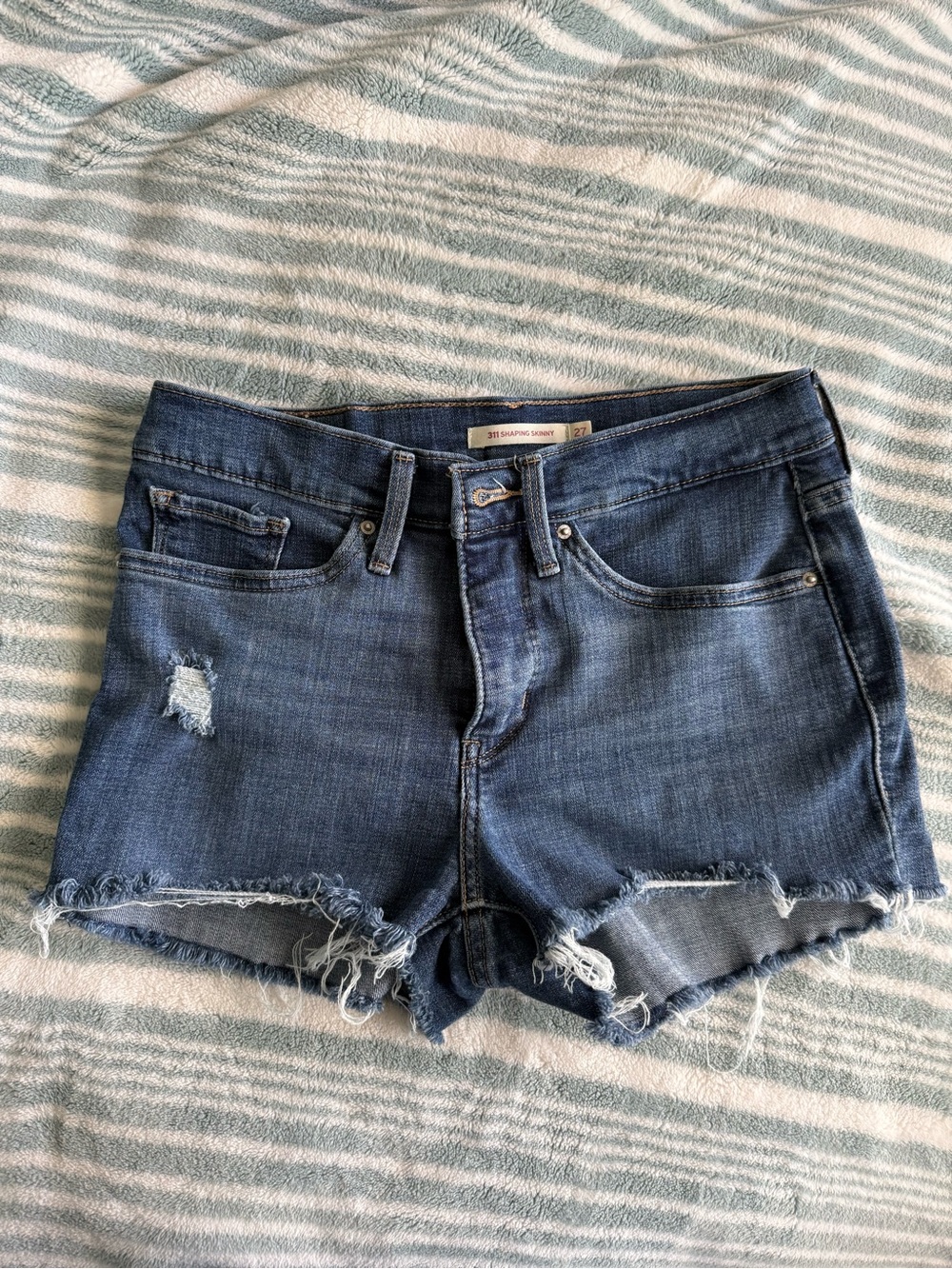 Levi’s 311 Shaping Skinny Cut-Off Shorts